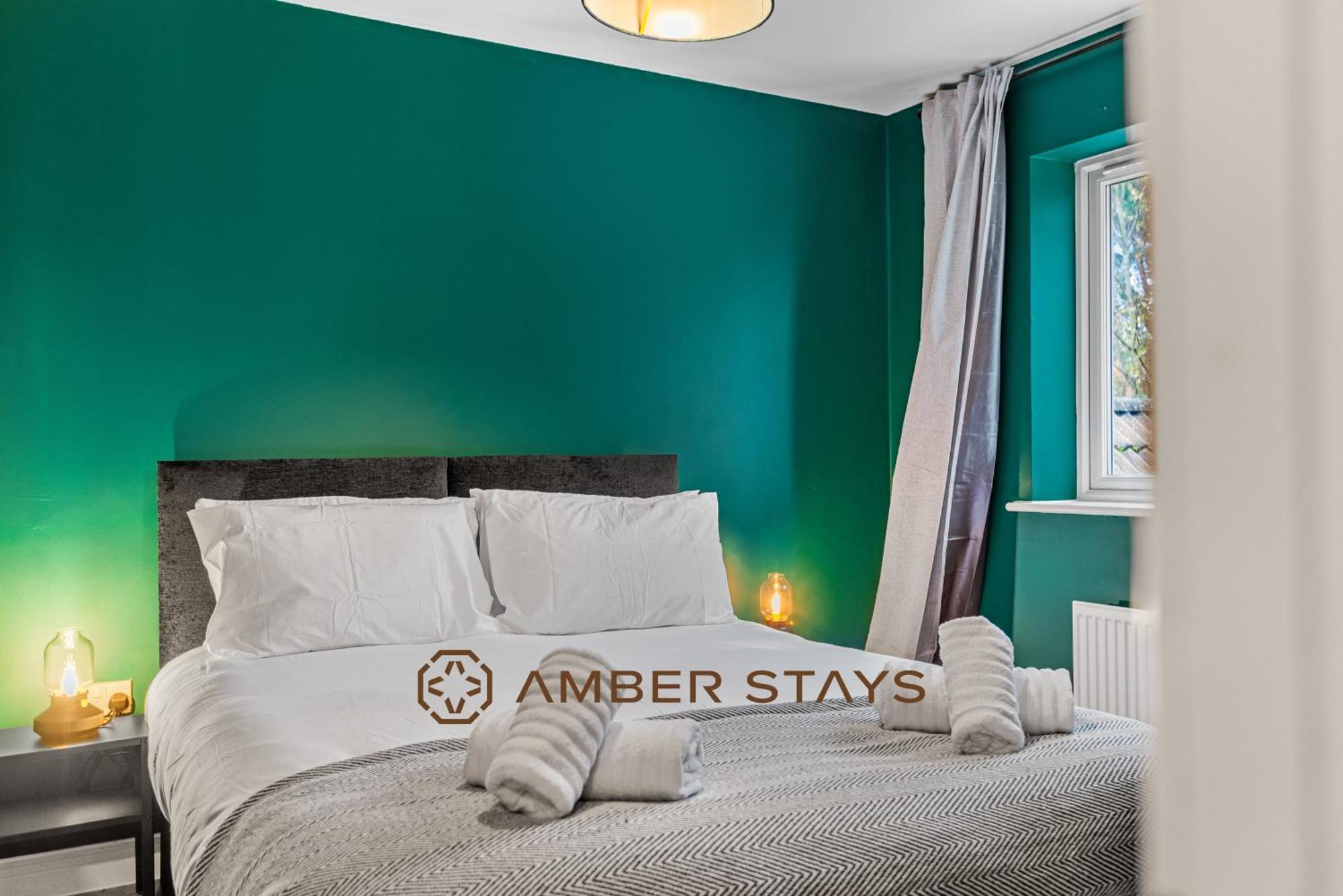 Spacious 5 Bed House In Reading By Amber Stays, Perfect For Business & Contractors, Sleeps 12! Exterior foto