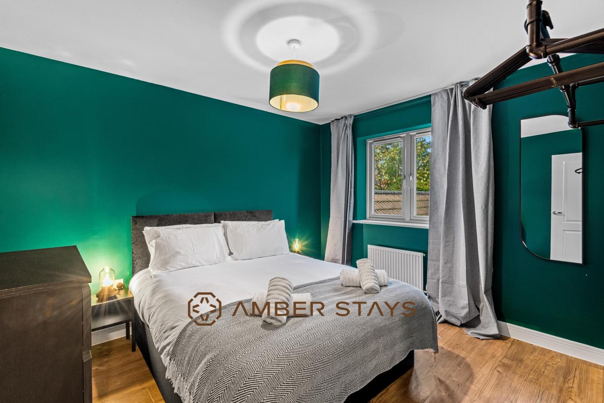 Spacious 5 Bed House In Reading By Amber Stays, Perfect For Business & Contractors, Sleeps 12! Exterior foto