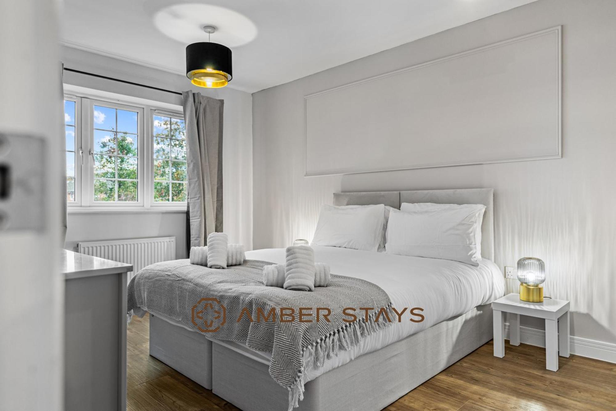 Spacious 5 Bed House In Reading By Amber Stays, Perfect For Business & Contractors, Sleeps 12! Exterior foto